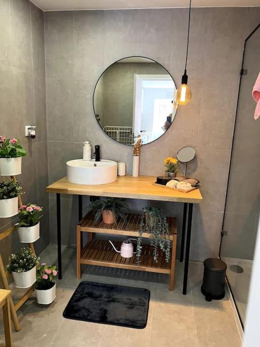 Luxury Artistic Digital Nomad Getaway W/ Terrace Appartement Lisboa